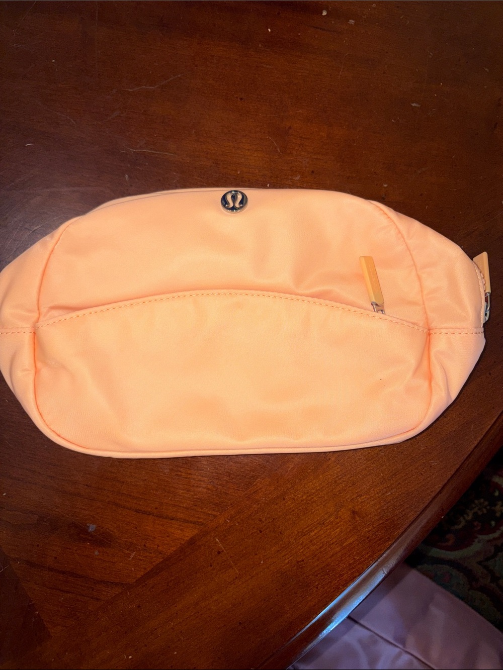 Lululemon 4L city essentials pouch